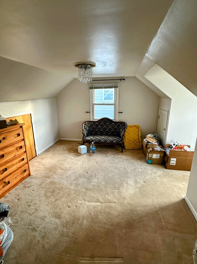 Bedroom 3 - 174 E Crest Dr
