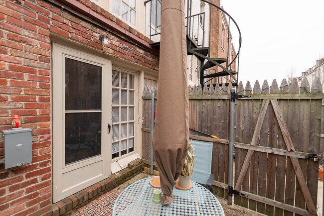 Building Photo - 4450 MacArthur Blvd NW