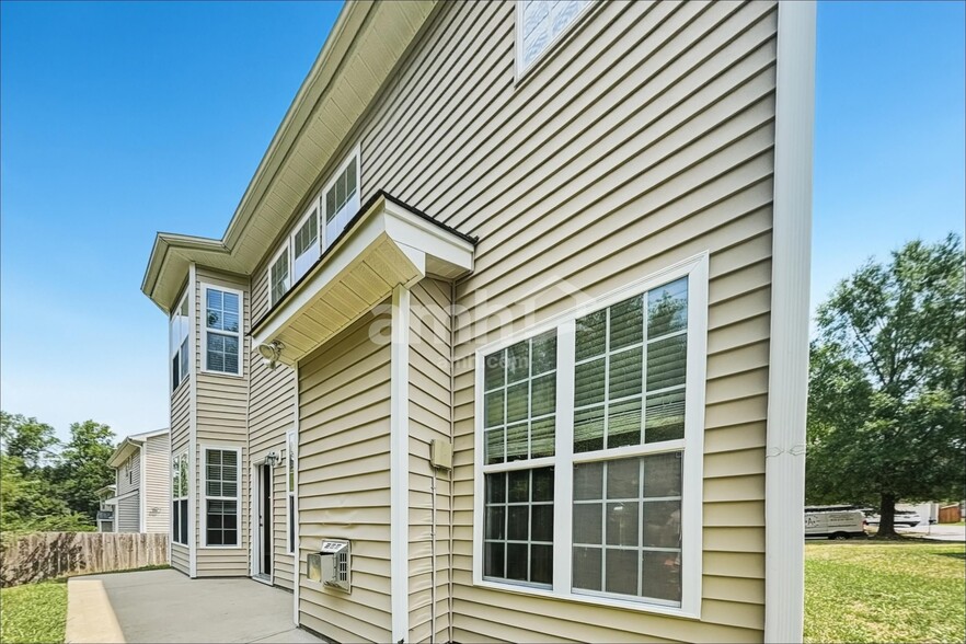 Building Photo - 149 Pasadena Rd