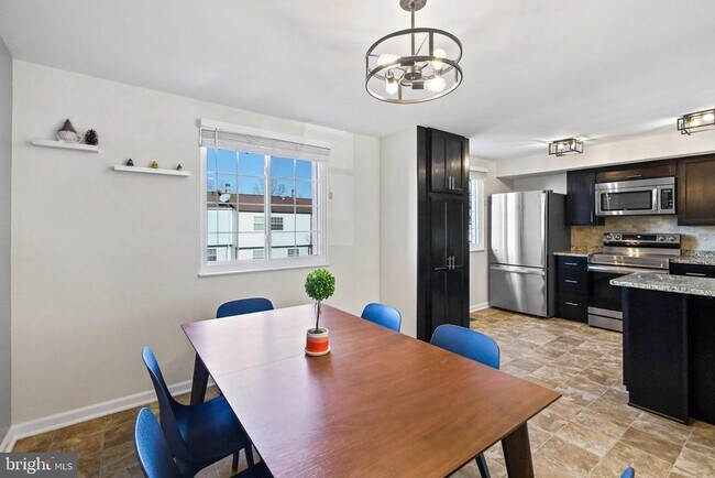 Building Photo - 5341 Harbor Ct Dr