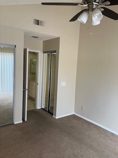 Building Photo - 1333 Vista Serena Ave