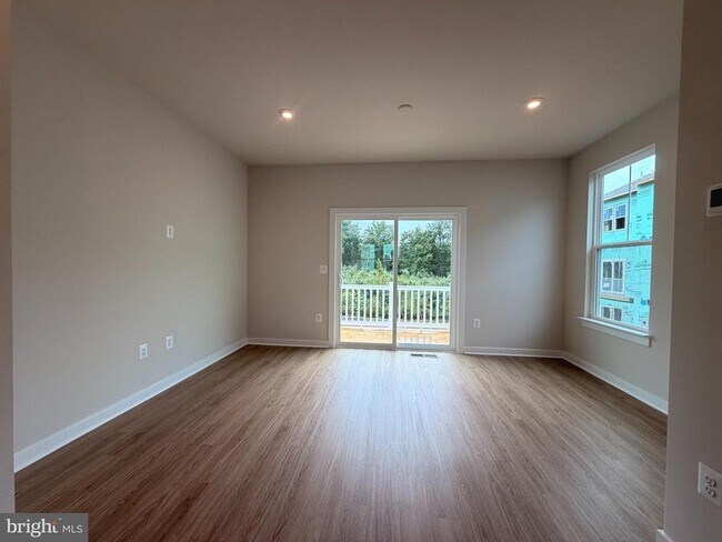 Building Photo - 8889 QUEENSFERRY Rd