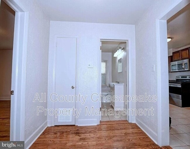 Building Photo - 817 Hilltop Ave Ext