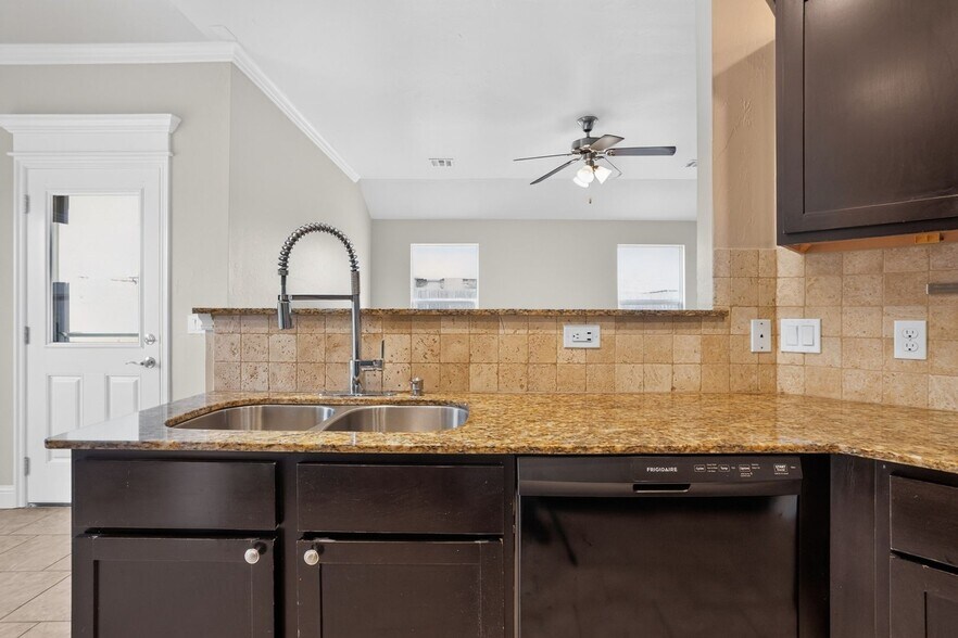 Building Photo - 13113 Camden Dr