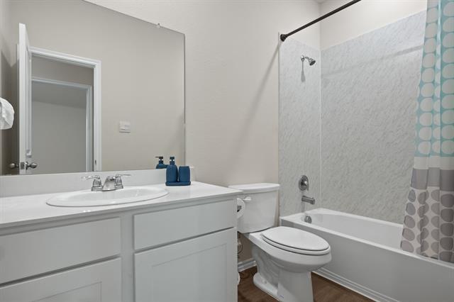 Building Photo - 649 Lightheart Ln