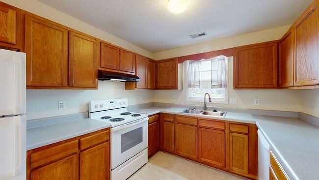 Building Photo - 504 Sumrell Way