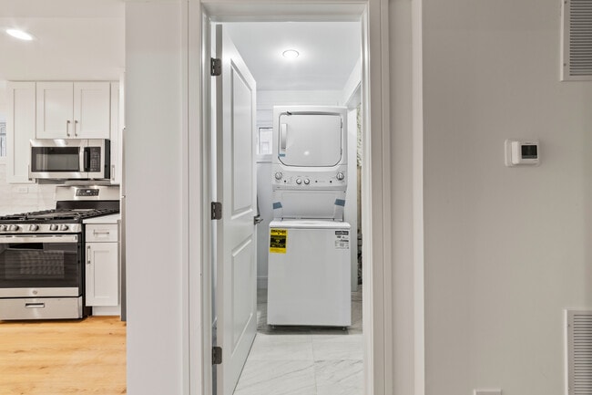 Building Photo - 3605 N Bell Ave