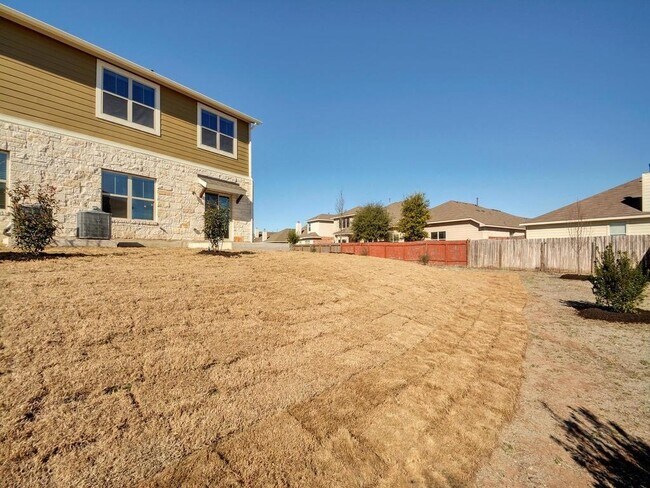 Building Photo - 1620 Bryant Dr