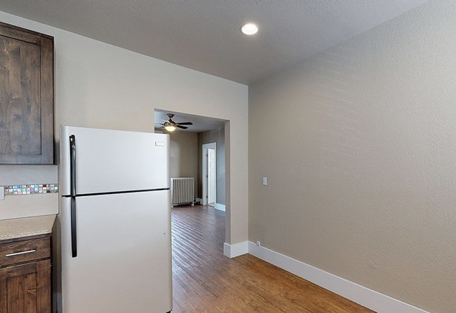 Building Photo - Boutique Apartments