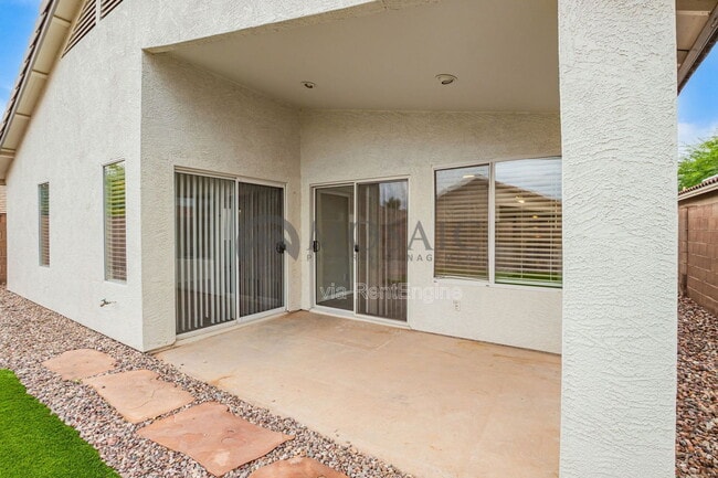 Building Photo - 3284 W Five Mile Peak Dr