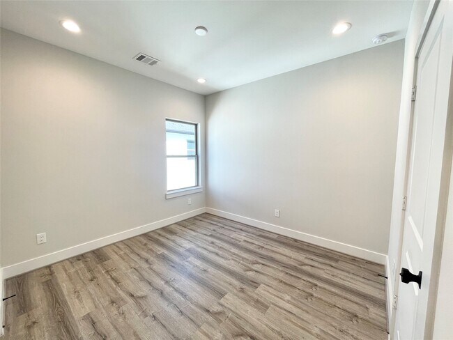 Building Photo - 3716 Creekmont Gardens Ln