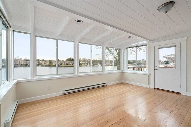 Building Photo - 157 Lake Ave