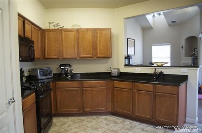 Building Photo - Cozy Condo nestled in Syrah at Natomas!