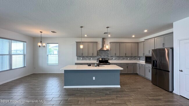 Building Photo - 484 Old Windsor Way