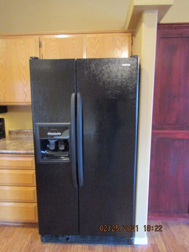 Building Photo - 3 bedroom 2 bathroom at the End of the cul-de-sac Home with RV Parking