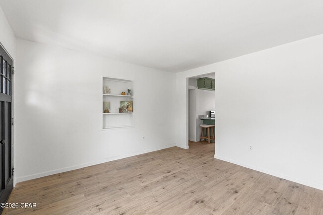 Building Photo - 708 Cactus Ave