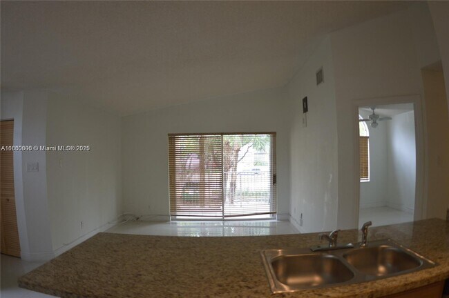 Building Photo - 10630 SW 157th Ct