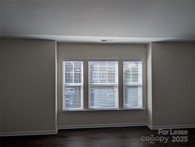 Building Photo - 115 Dellbrook St