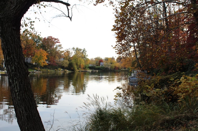 Building Photo - 6120 Beachway Dr