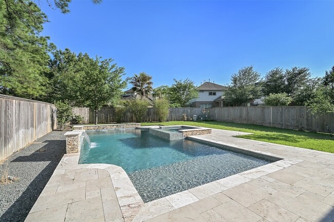 Building Photo - 7 Wyatt Oaks Dr
