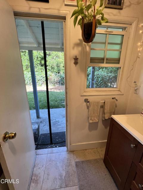 Building Photo - 1445 E Woodbury Rd