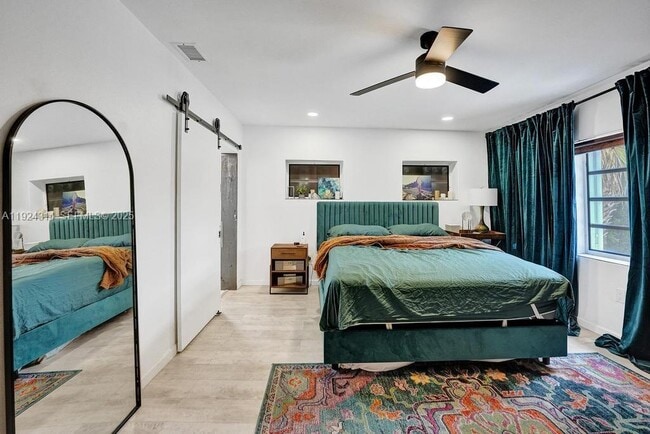 Building Photo - 4104 Larch Ave