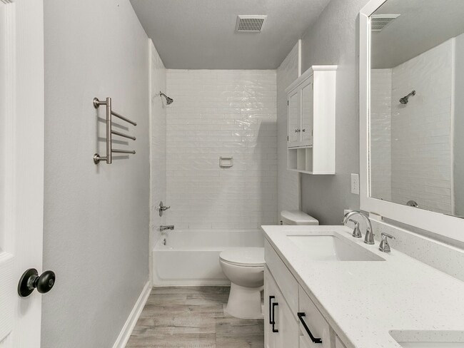 Building Photo - 5612 SE 87th St