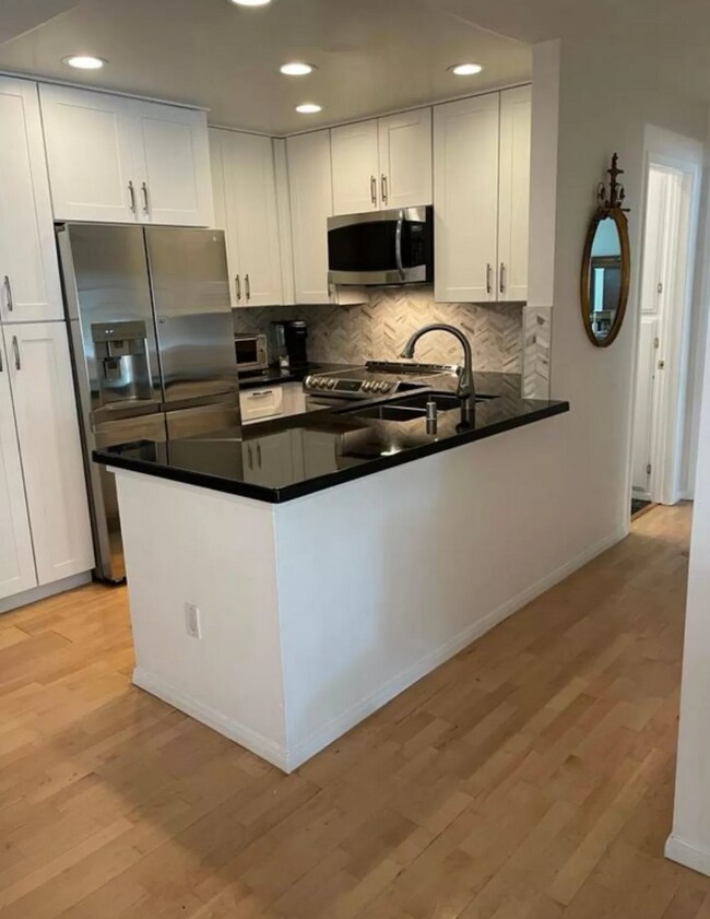 Building Photo - 2609 Pico Pl