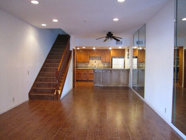 Primary Photo - Los Caballeros #015