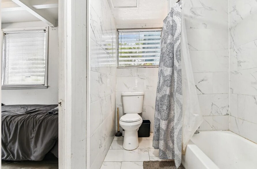 Building Photo - 1414 17th St W