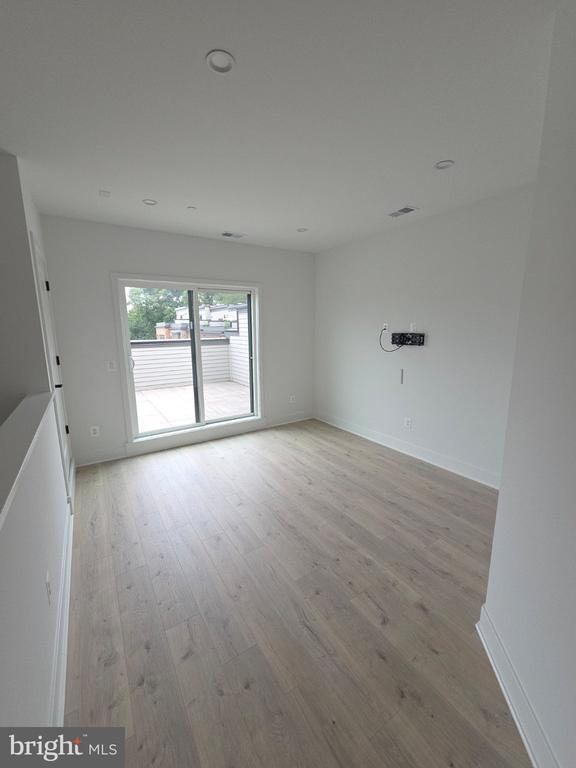 Building Photo - 5337 ZENITH OVERLOOK Dr