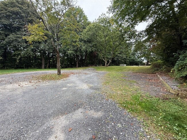 Building Photo - 7 Tanglewood Park Dr