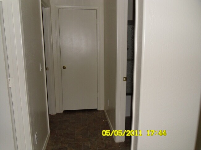 Building Photo - Rare to find Single level 3 bed in Camel back ranch