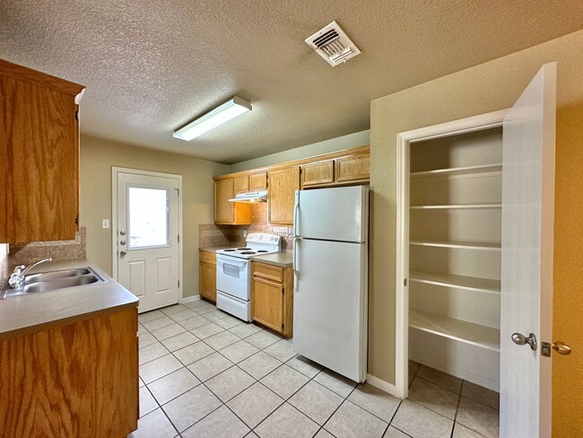 Building Photo - 2503 Cody Poe Rd