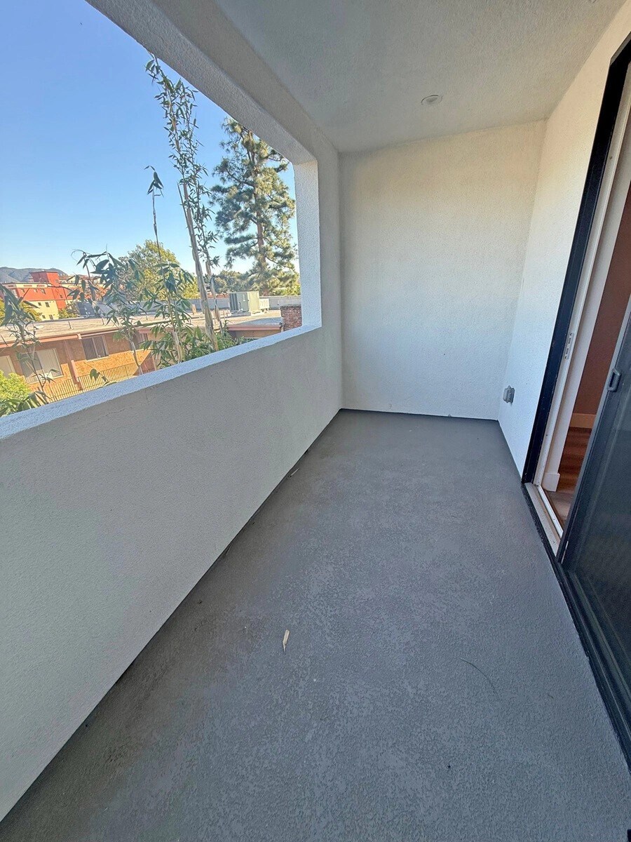 Building Photo - 11155 Huston St