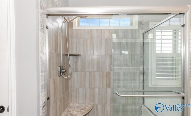 Building Photo - 138 Legacy Cove Dr SW
