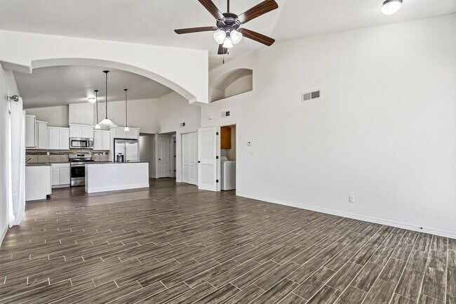 Building Photo - 13659 Everingham