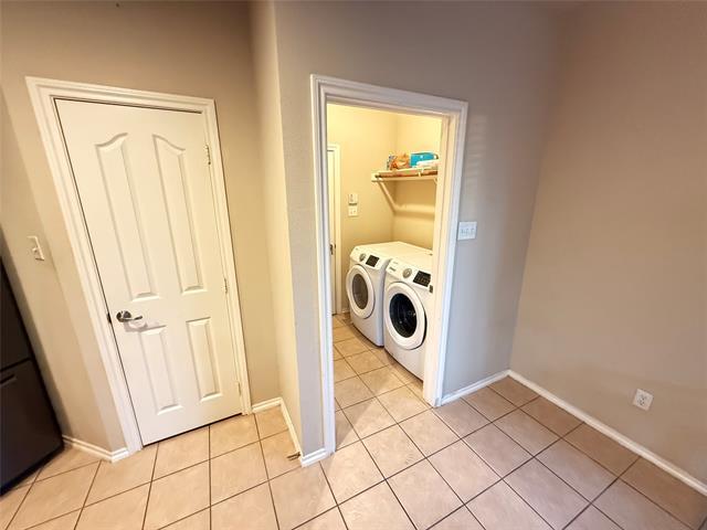 Building Photo - 10605 Foothill Dr