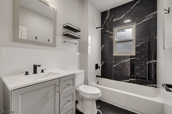 Building Photo - 626 S 20th St