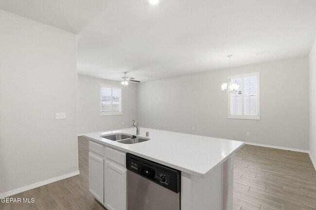 Building Photo - 12253 Desert Dove Ave