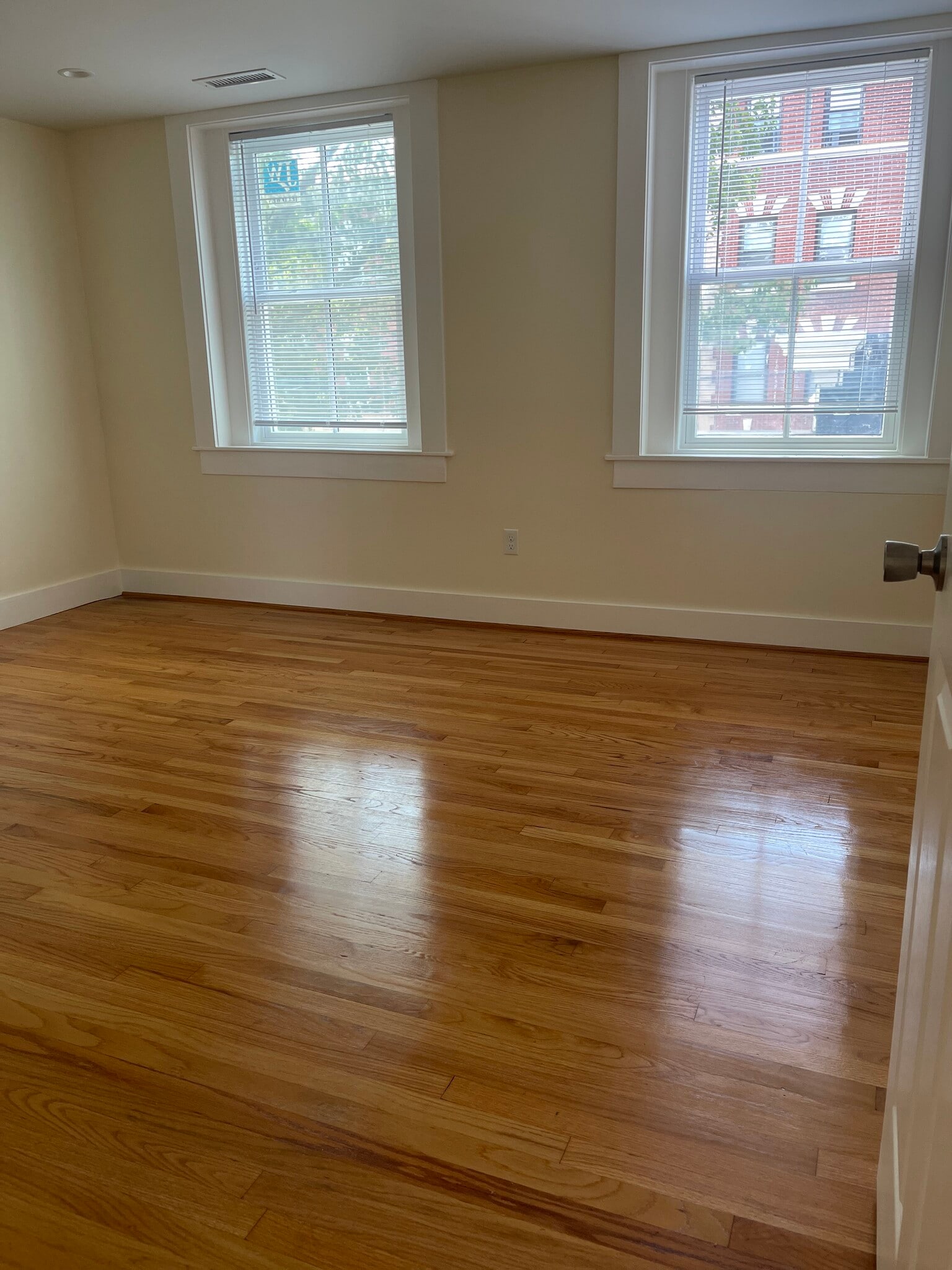 2 - 528 Chapel St