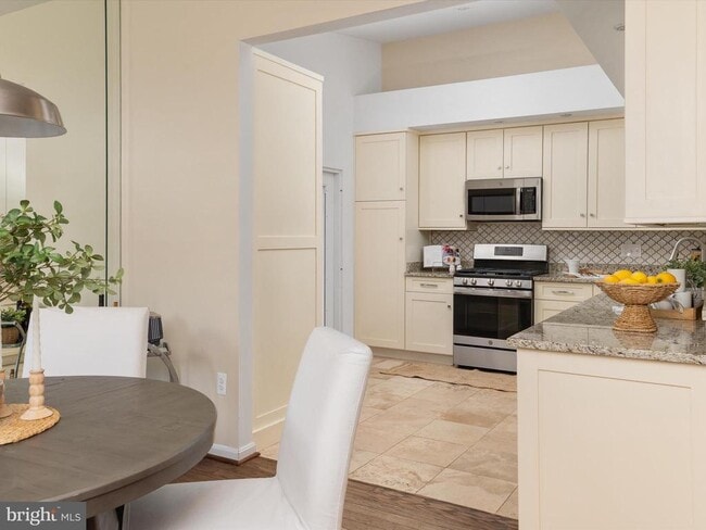 Building Photo - 1411 Stonecreek Rd