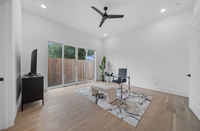 Building Photo - 5706 Fairdale Ln