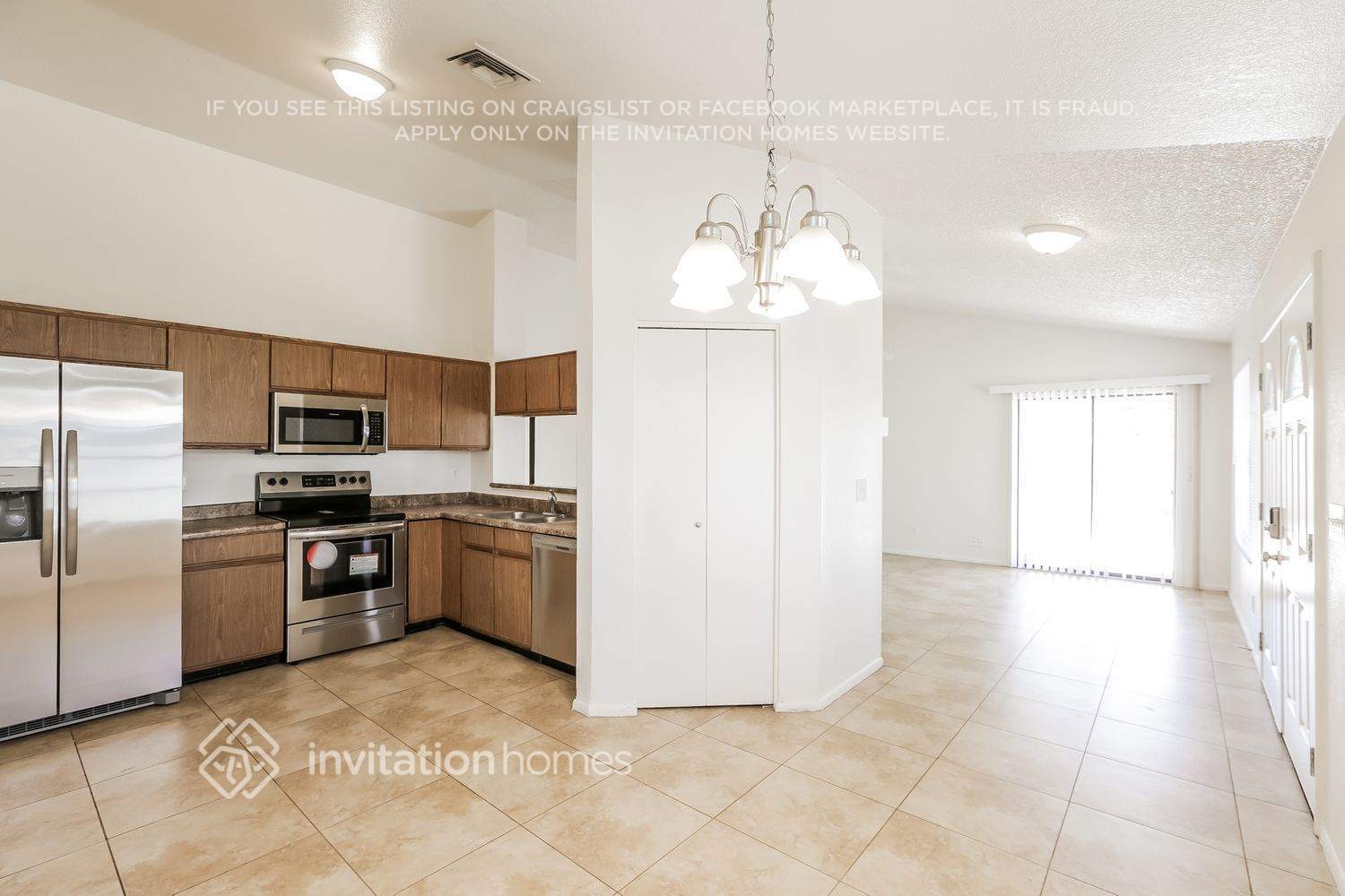 Building Photo - 8917 W Indianola Ave