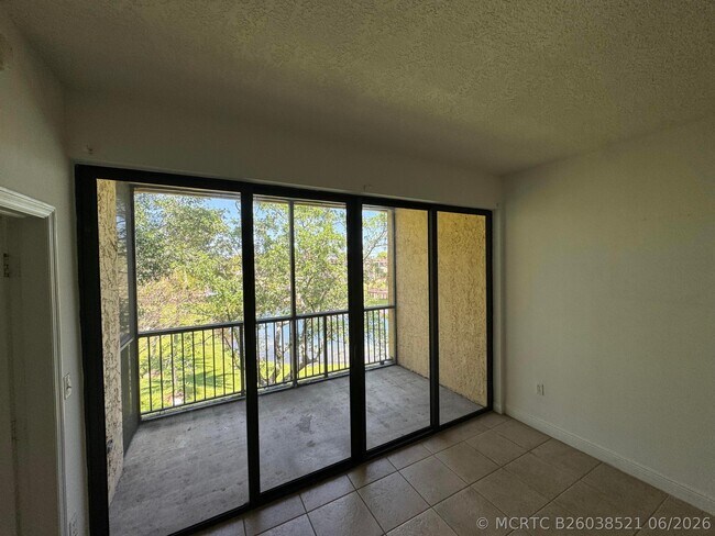 Building Photo - 6729 Coral Lake Dr