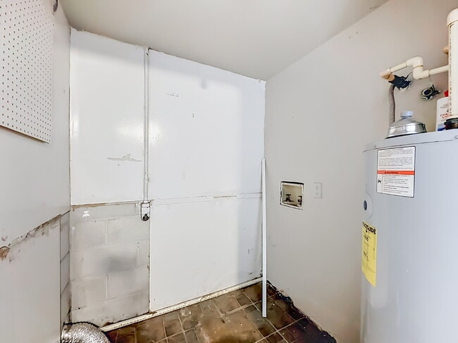 Building Photo - 2857 Wonderwood Ln