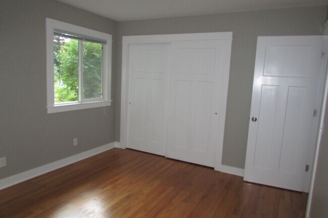 Building Photo - 6405 Alison Ln