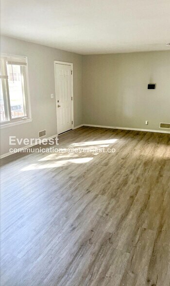 Building Photo - 13617 Craig Ave