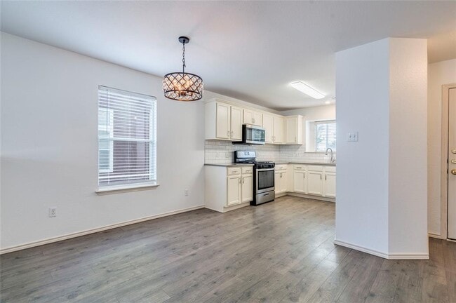 Building Photo - 1521 Davis Mountain Loop