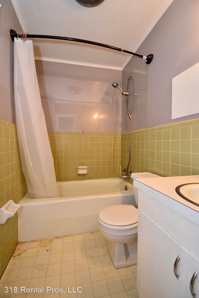 Building Photo - 3 br, 2 bath House - 400 W. Tennessee Ave.